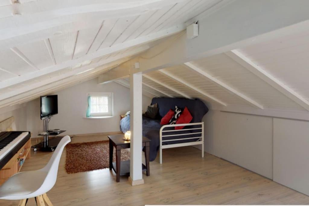 Cheerful Villa With Fireplace, Bath-Tub And Garden Noville Buitenkant foto