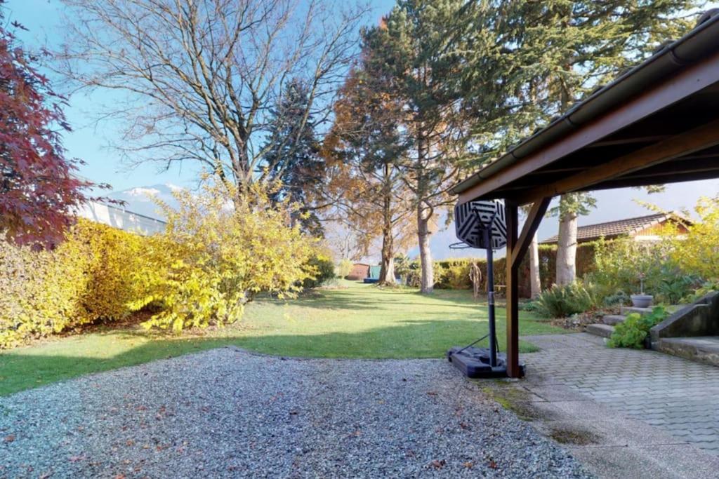 Cheerful Villa With Fireplace, Bath-Tub And Garden Noville Buitenkant foto